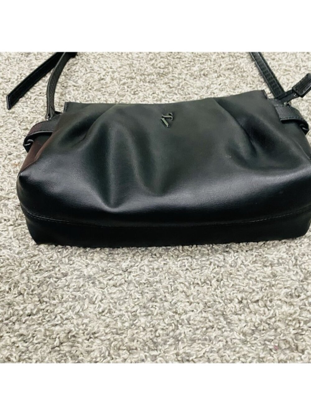 Simply Vera Womens Purse Vera Wang Black PU Leather Multi Pocket Shoulder Bag - Picture 3 of 10
